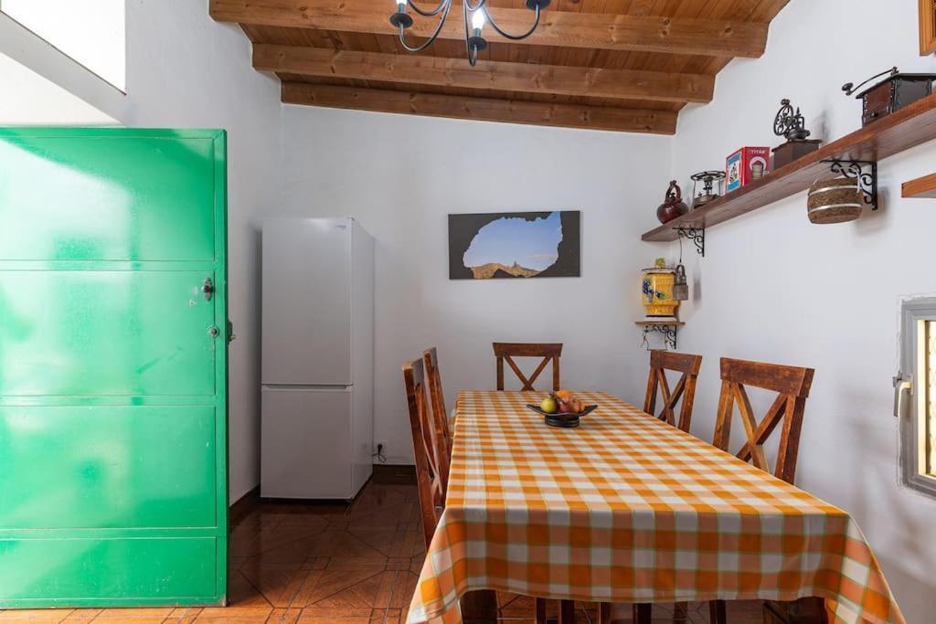 Vivienda Vacacional Ca' Pepita Y Jose El Albercon Eksteriør bilde